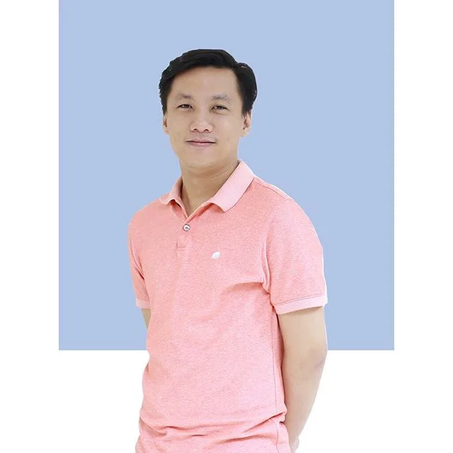Sebagai seorang edX Developer, tanggung jawab utama Ricardo adalah mempersiapkan platform pembelajaran open edX yang digunakan oleh UCEO untuk memberikan berbagai kuliah online gratis (MOOC), menjaga keamanan sistem, serta membuat berbagai sistem otomatisasi yang dapat meringankan pekerjaan rutin di dalam internal tim.
.
Di waktu luang, Ricardo suka menghabiskan waktunya bermain games, mulai dari board games, MOBA, puzzles, card games, dsb.
.
Jika Anda ingin tahu lebih lanjut mengenai Ricardo serta berbagai keahliannya, Anda dapat menghubungi @epramono, karena Ricardo memang agak sulit untuk dihubungi.
.
#ciputraentrepreneurship #ciputrauceo #ucpeople #meettheteam #behindthescenes