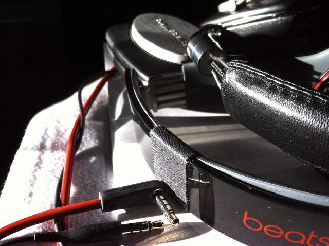 2012008_MonsterBeats_vs_BowersWilkins_004.jpg