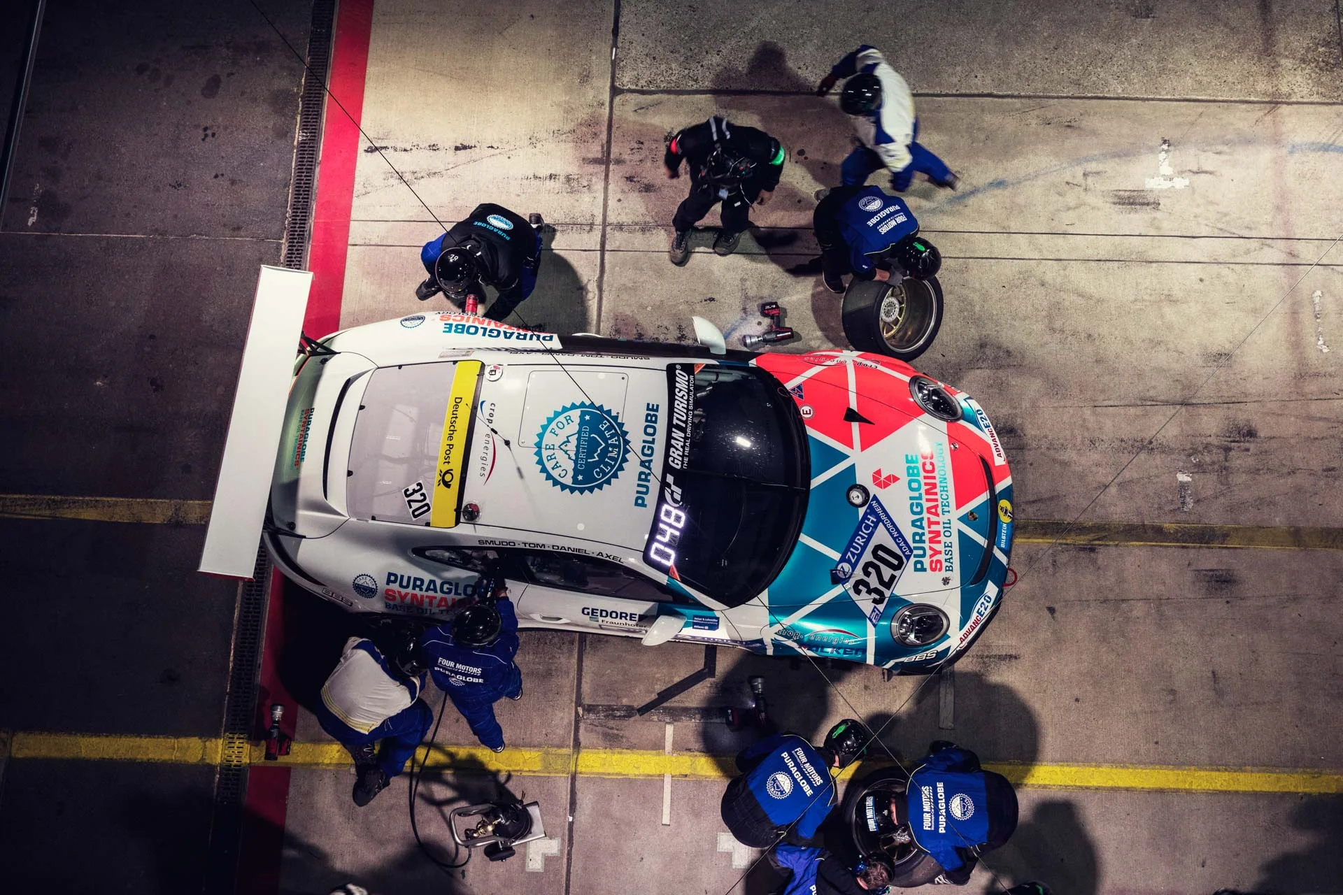 Team CARE FOR CLIMATE® – Four Motors Bioconcept-Car Porsche 911 GT3 Cup