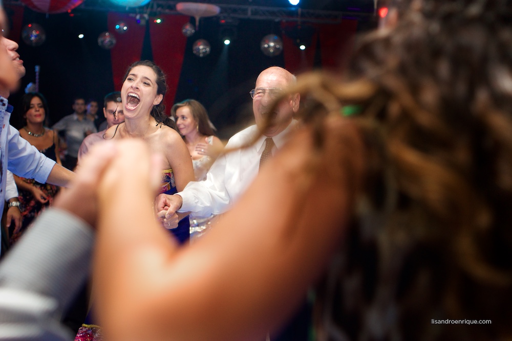  Boda de Mariana y Pablo. San Francisco, Córdoba. Estilo Circus. Más de esta Historia en Fotógrafo de Bodas www.lisandroenrique.com 