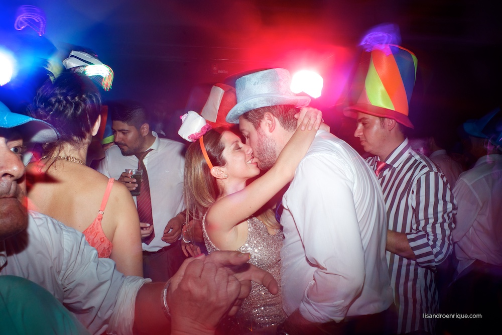  Boda de Mariana y Pablo. San Francisco, Córdoba. Estilo Circus. Más de esta Historia en Fotógrafo de Bodas www.lisandroenrique.com 