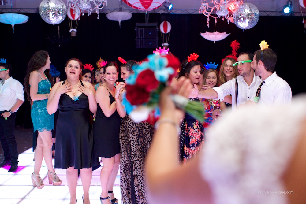  Boda de Mariana y Pablo. San Francisco, Córdoba. Estilo Circus. Más de esta Historia en Fotógrafo de Bodas www.lisandroenrique.com 