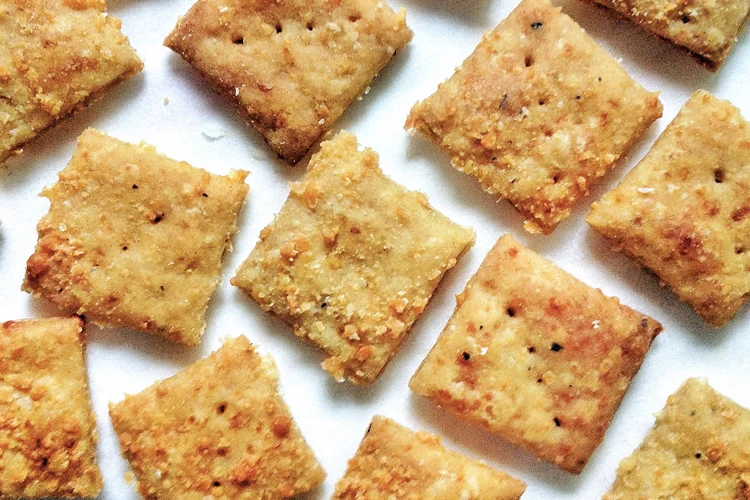 blackgarliccheesycrackers.jpg