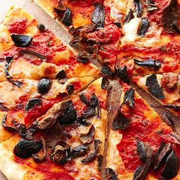 SQ_Black Garlic Pizza .png