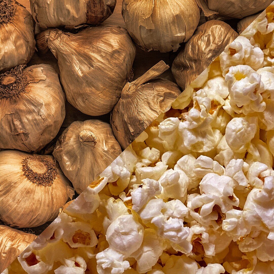 🖤🍿How are you using Black Garlic on #PopcornLoversDay? Sprinkling Black Garlic Powder on the popped pieces? Mashing cloves into hot butter and mixing throughout? Enjoy the versatility of Black Garlic today and every day! 

🛍️Whole Bulbs, Cloves, P