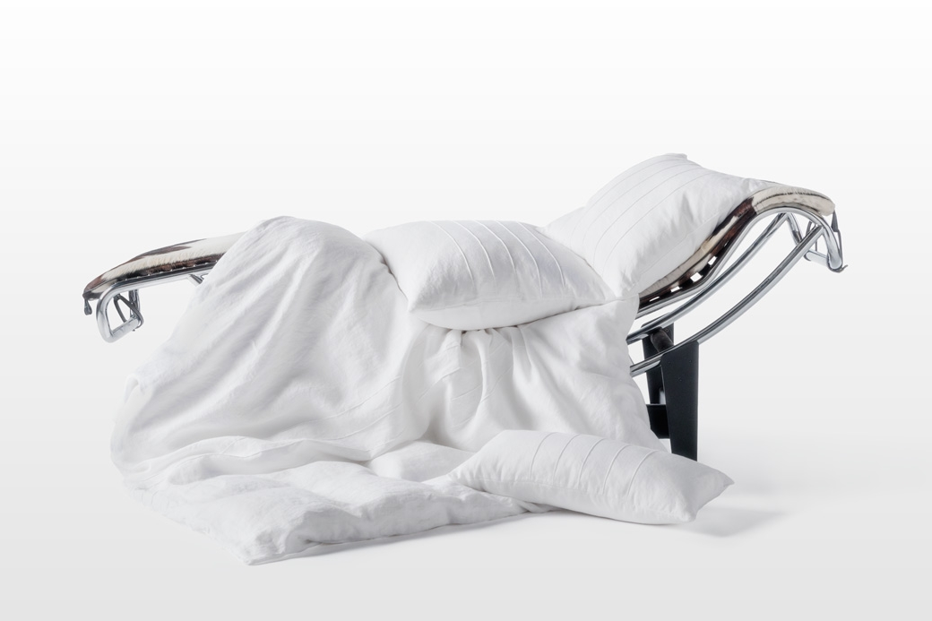 DouillettePillows:16" x 16" Hand-pintucked, 20" x 20" hand-pintucked, 10" x 20" Hand-pintucked