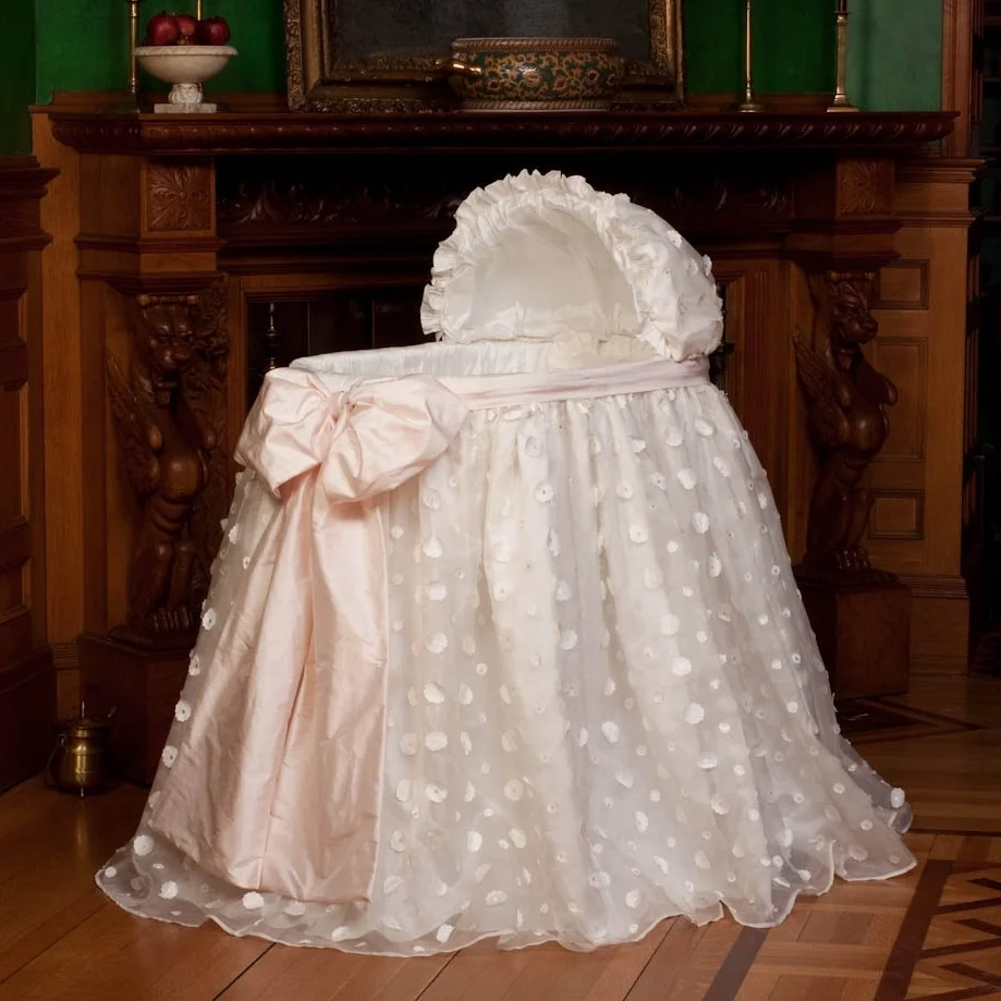 Lausanne Bassinet.JPG