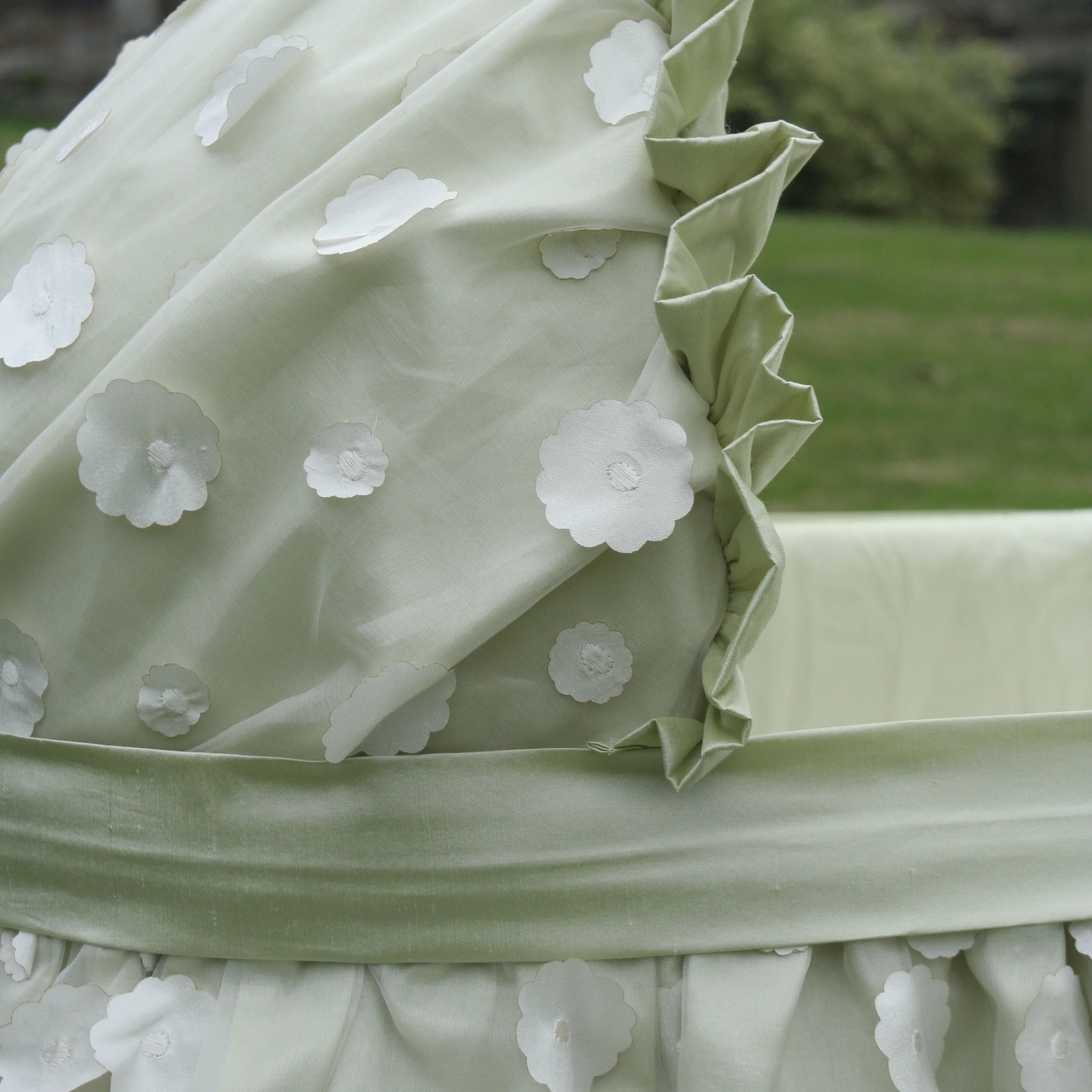 Londonderry Bassinet Detail.jpg