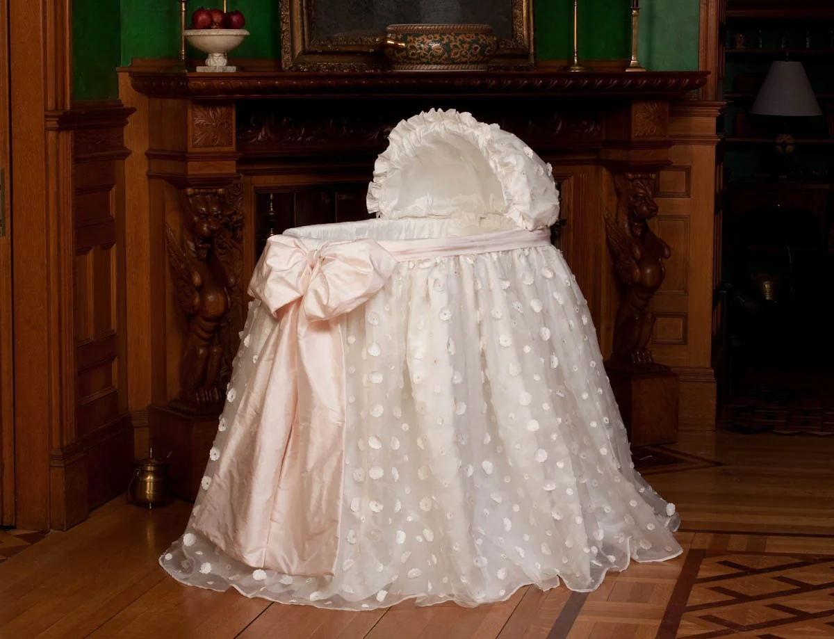 Lausanne Bassinet.JPG