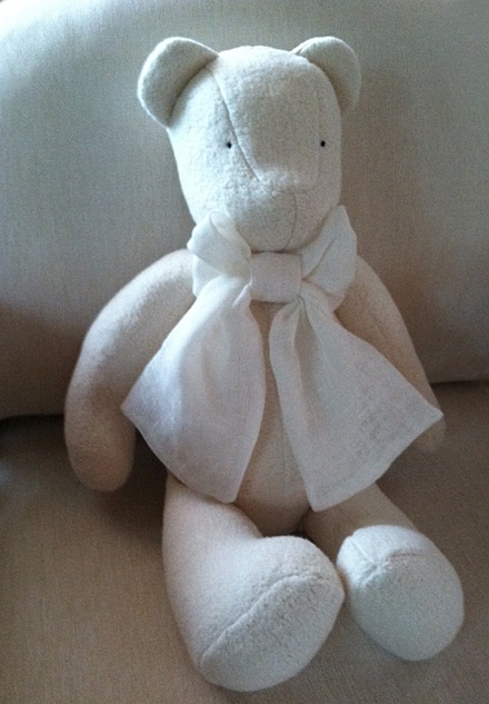 bear with white bow.JPG