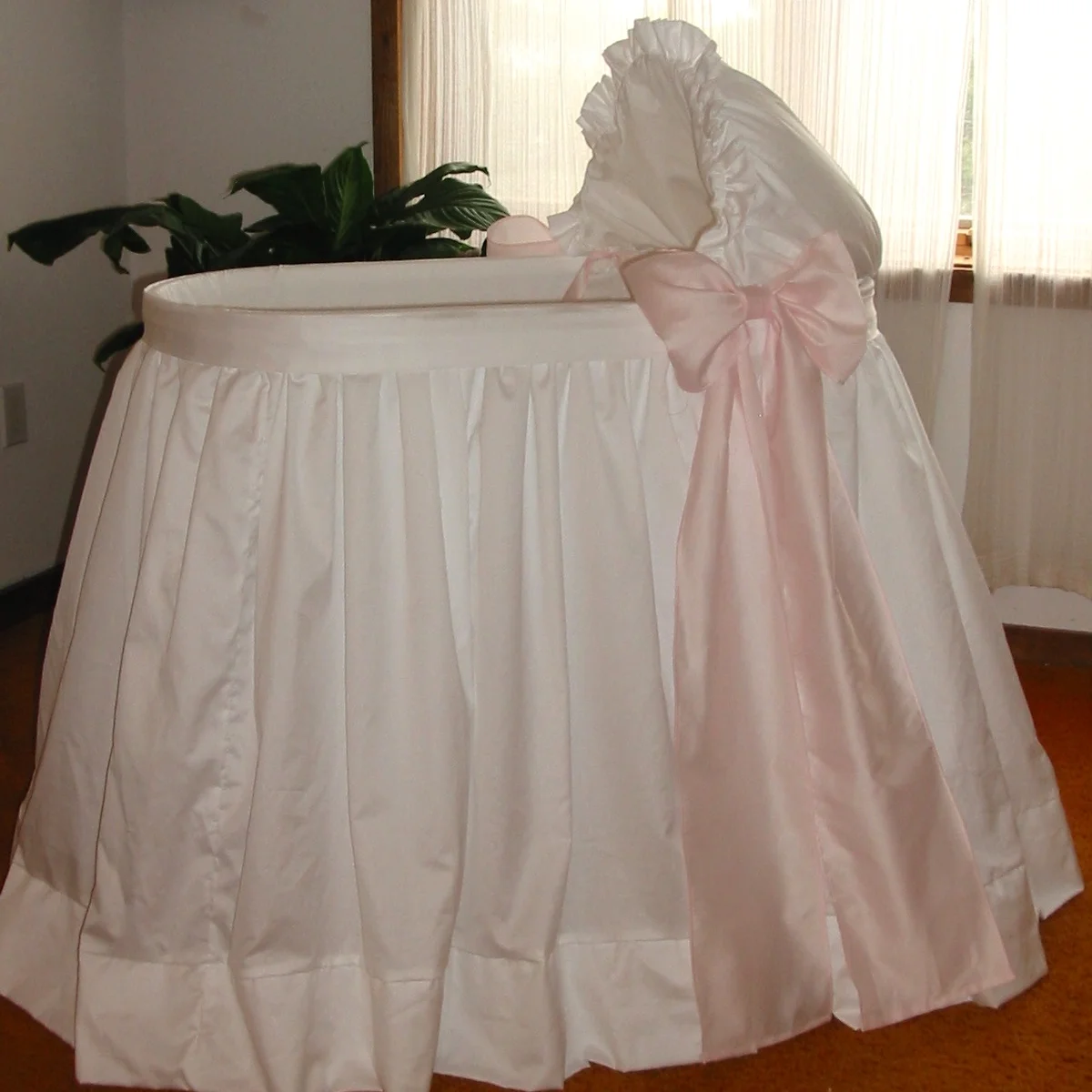 Cambridge Bassinet - not hi res.JPG
