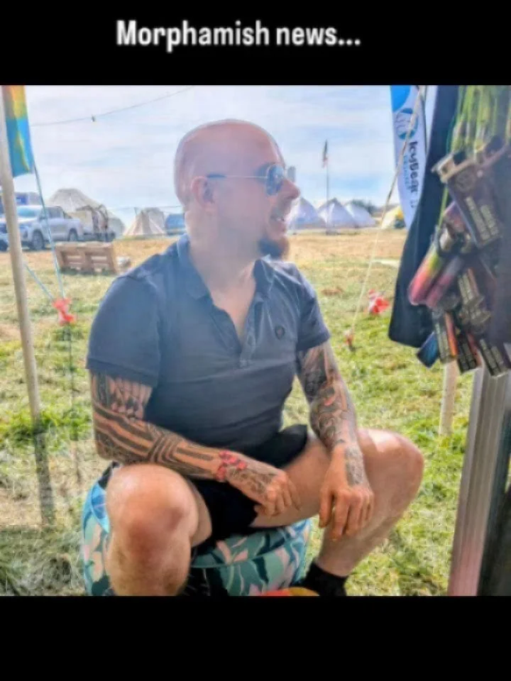 1)  Morphamish News (track id Cascade - Morphamish)

2)  Stoked to drop my new productions for Kelburn's Acid Crimbo Melter at the People's Leisure Club. (track id Whatever - Morphamish) 

3)  Playing the magical Big Love Festival in Wales this summe