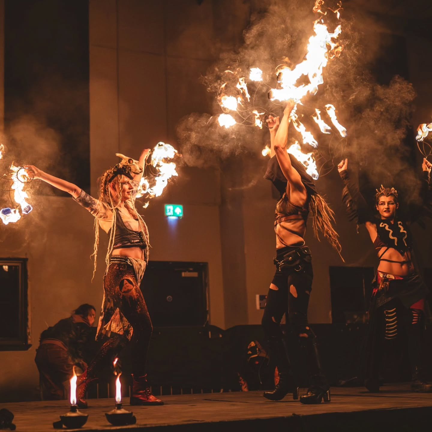 Wonderful night playing music with the super talented mezmerizing &amp; lovely bunch at Cabaret Murder last week. Thanks for the awesome pics @lukasz_kowalonek!
The Pitt - what an awesome venue.
.
.
.
@thirdfingerup_ 
@circleofembers_ 
@yannelvis 
@t