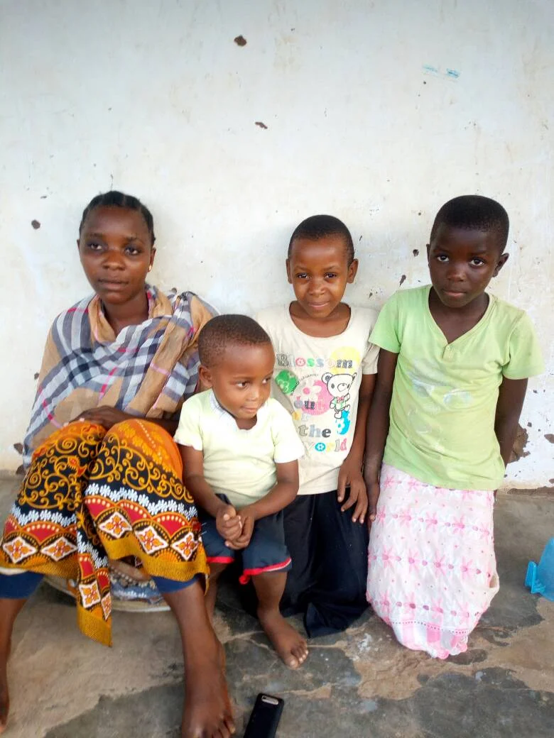 From the left is her step-mother, young brother, Sabrina, and her aunt Salma.