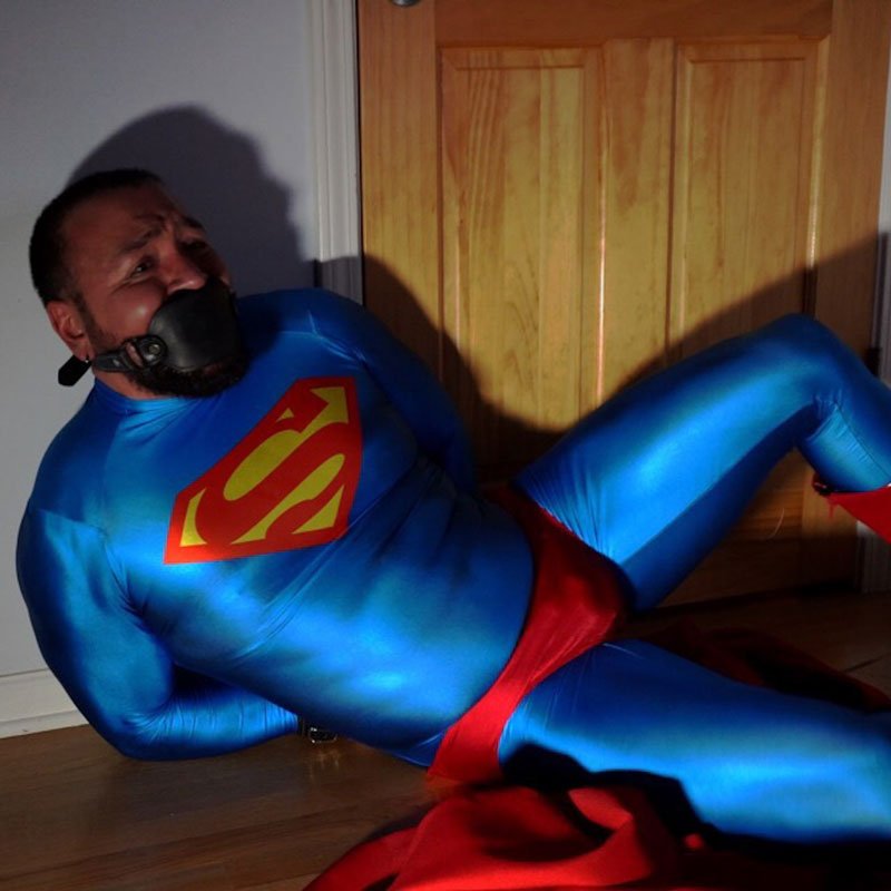 Superman cosplay photo, copyright Cesar Torres