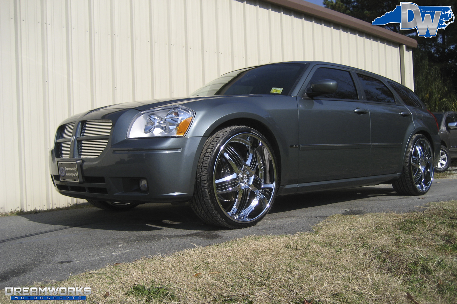 Dodge_Magnum_By_Dreamworks_Motorsports-2.jpg