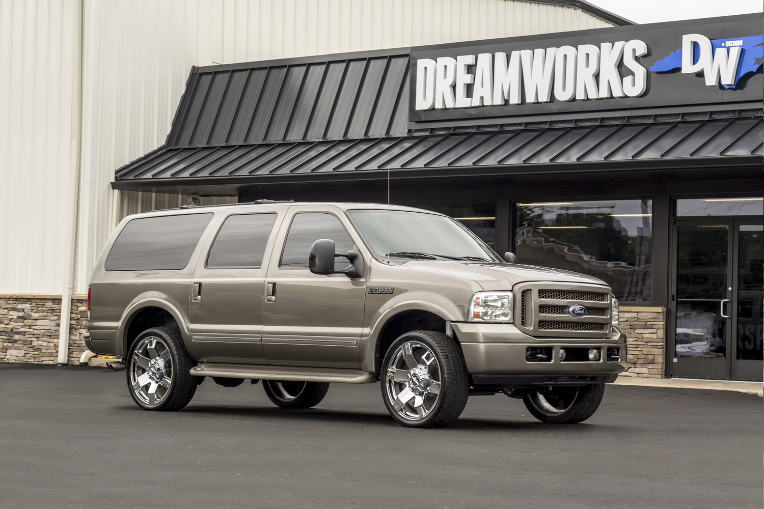 Ford-Excursion-Dreamworks-Motorsports-1.jpg