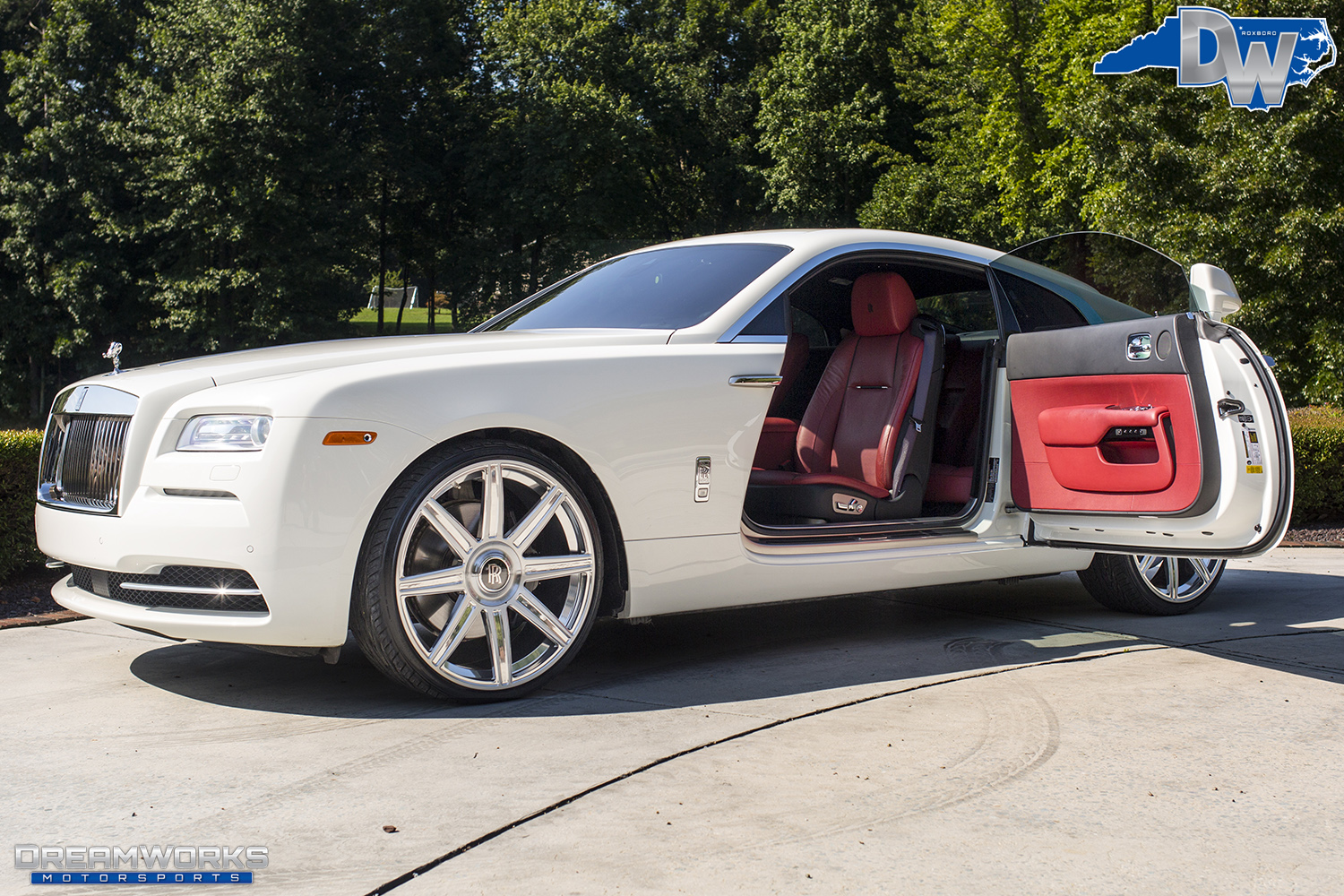 See the New 362000 RollsRoyce Wraith Inspired by Fashion  Bloomberg