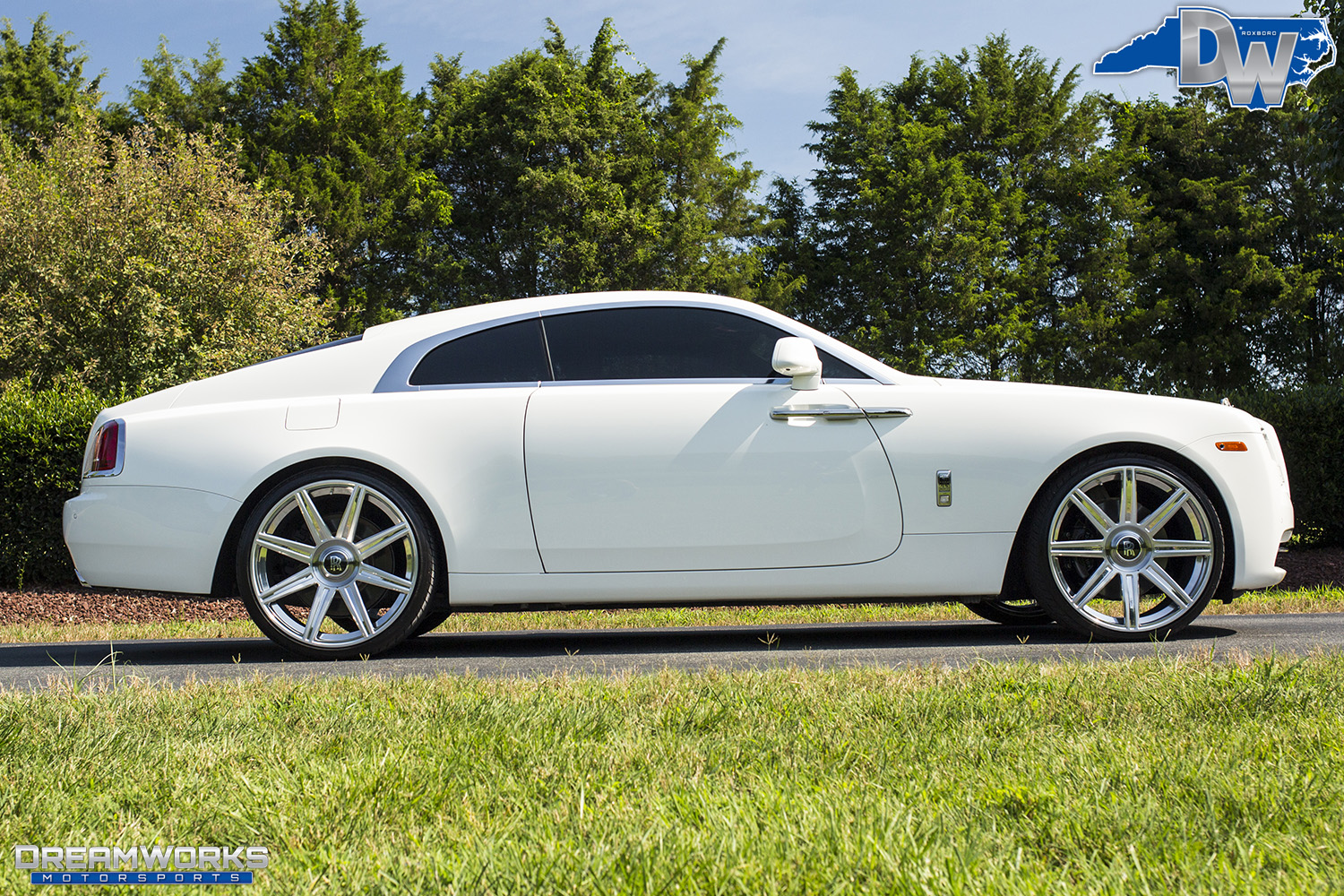 White-Wraith-Red-Interior-Dreamworks-Motorsports-13.jpg