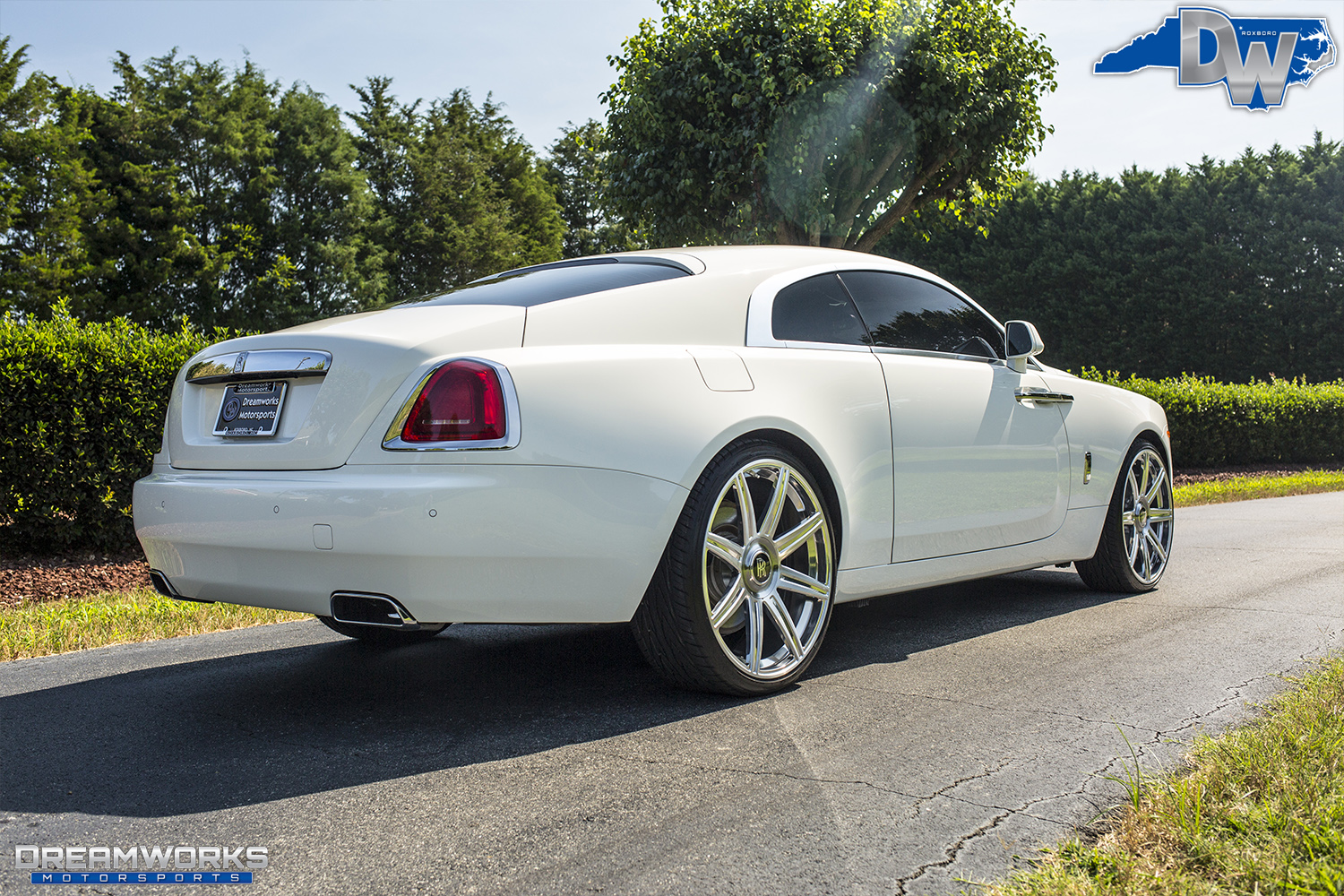 White-Wraith-Red-Interior-Dreamworks-Motorsports-17.jpg