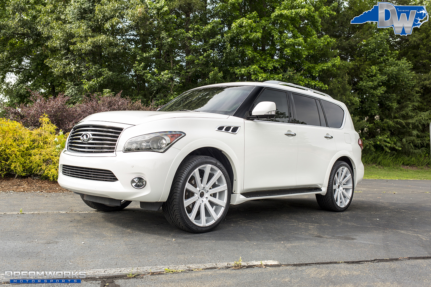 Infiniti-QX80-Dreamworks-Motorsports-2-.jpg