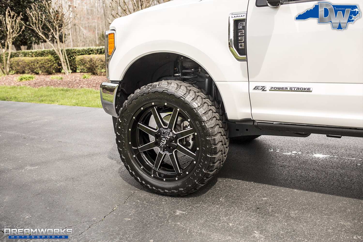 White-Ford-F250-Fuel-Wheels-Dreamworks-Motorsports-10.jpg