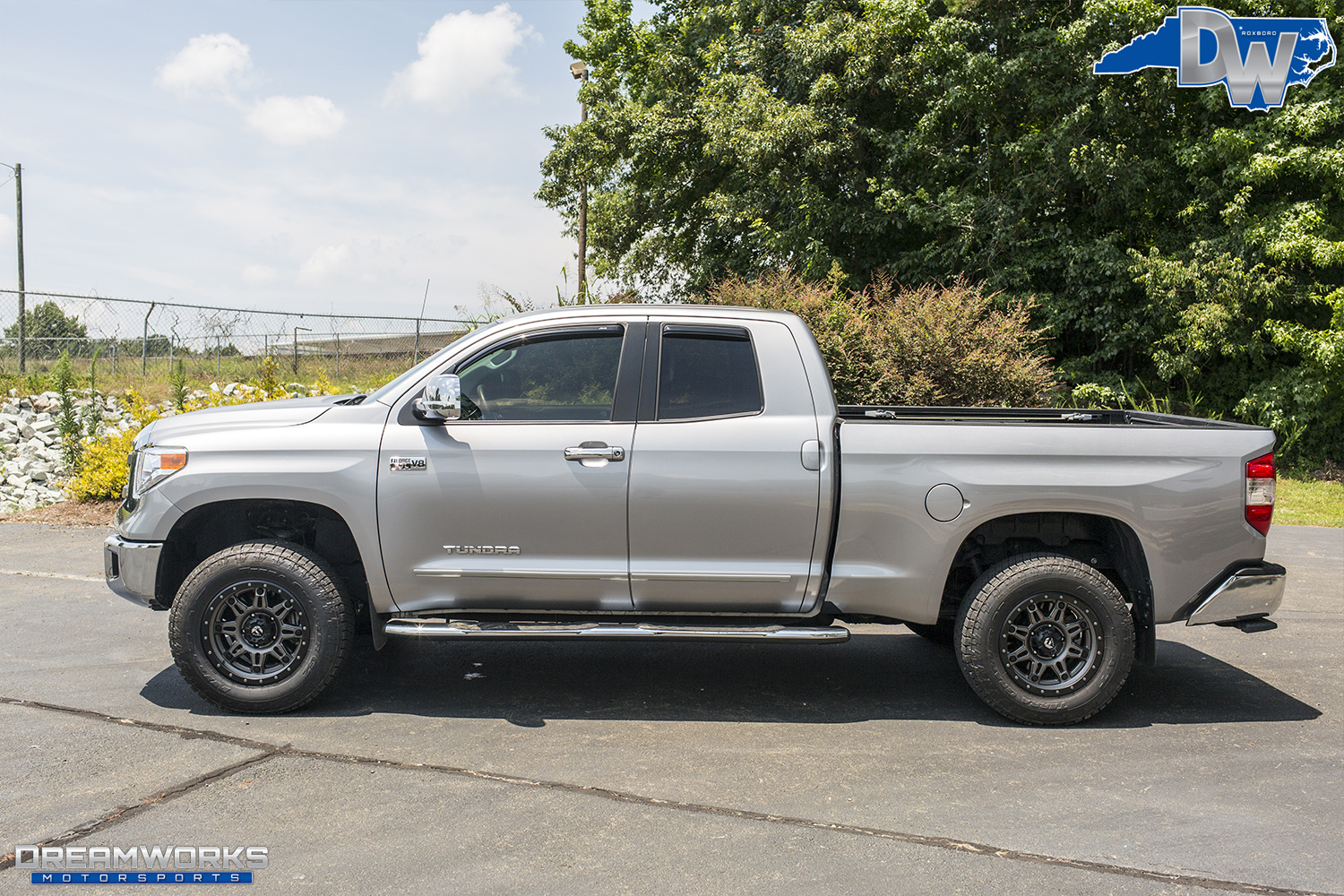 Silver-Toyota-Tundra-Dreamworks-Motorsports-5.jpg