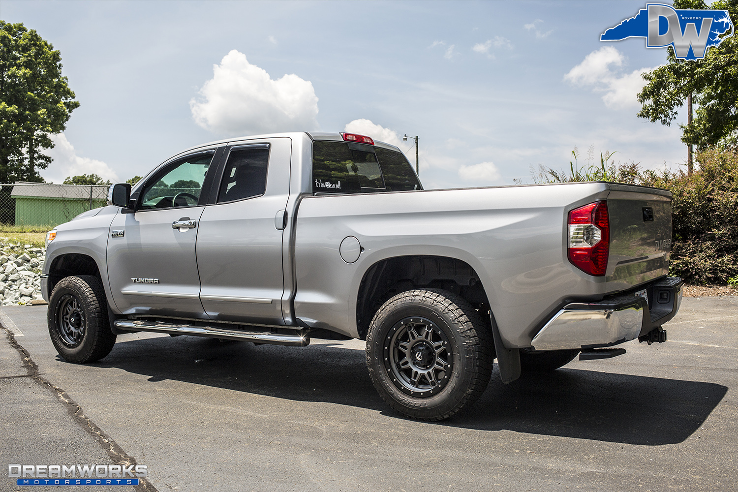 Silver-Toyota-Tundra-Dreamworks-Motorsports-8.jpg