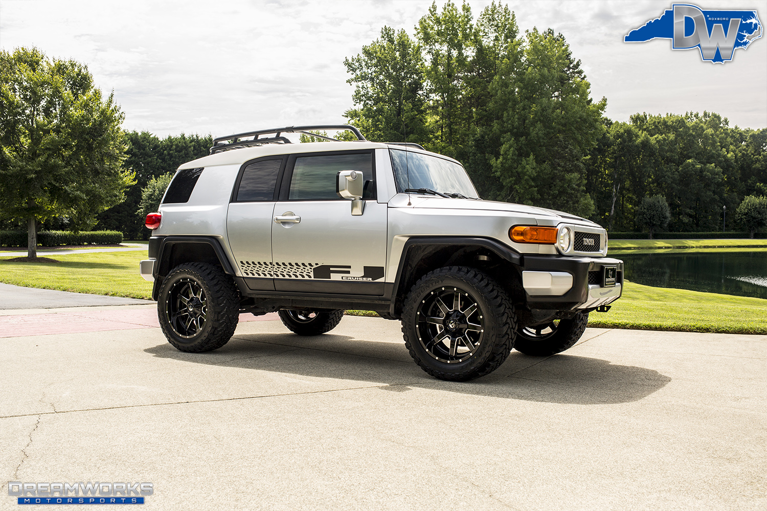 Toyota-FJ-Cruiser-Silver-Dreamworks-Motorsports-3.jpg