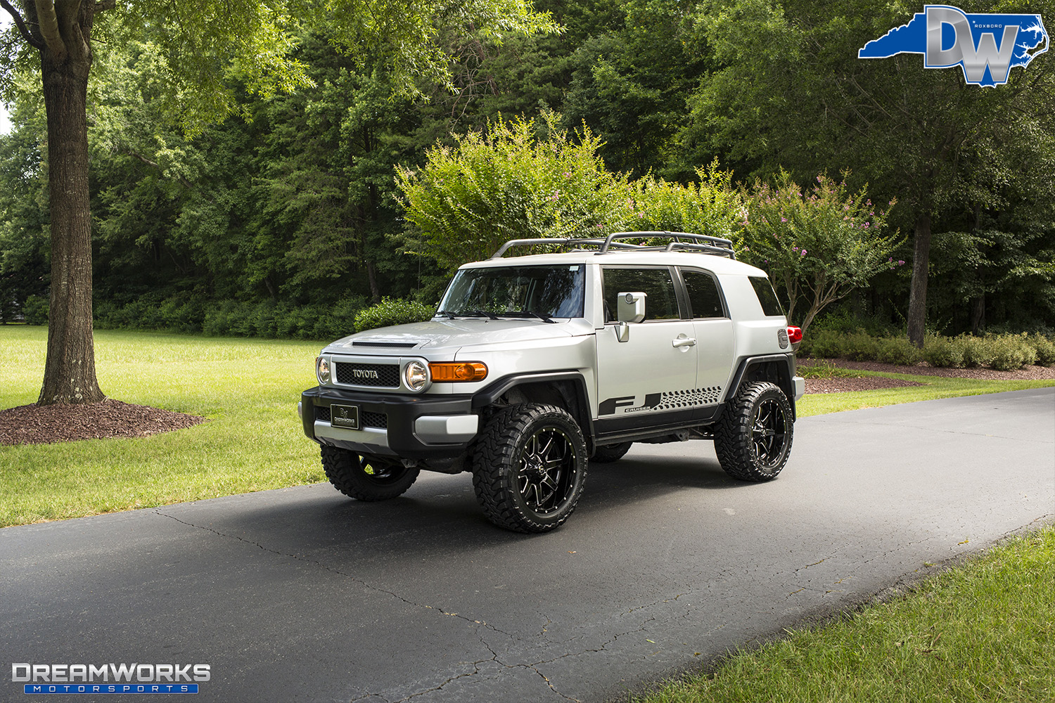 Toyota-FJ-Cruiser-Silver-Dreamworks-Motorsports-10.jpg