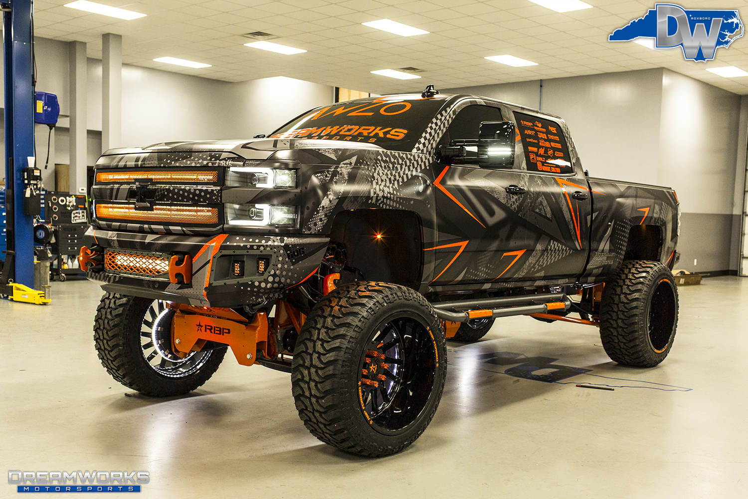 Orange-SEMA-Truck-Dreamworks-Motorsports-8.jpg