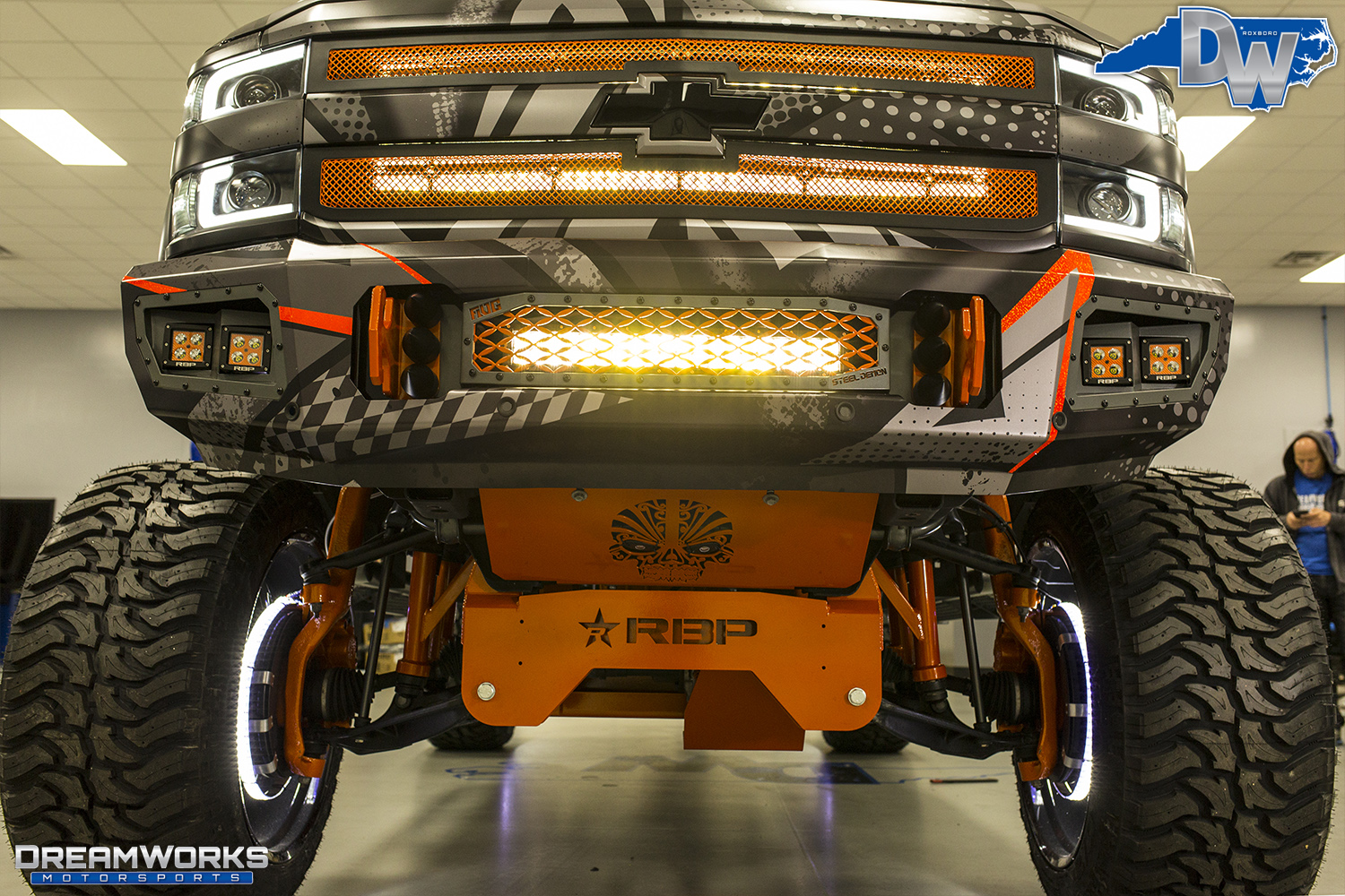 Orange-SEMA-Truck-Dreamworks-Motorsports-25.jpg