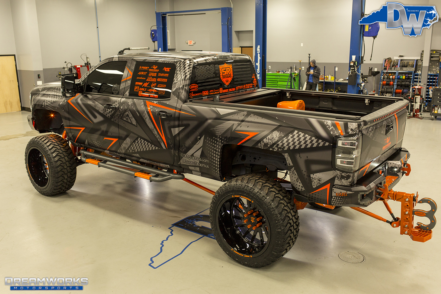 Orange-SEMA-Truck-Dreamworks-Motorsports-40.jpg