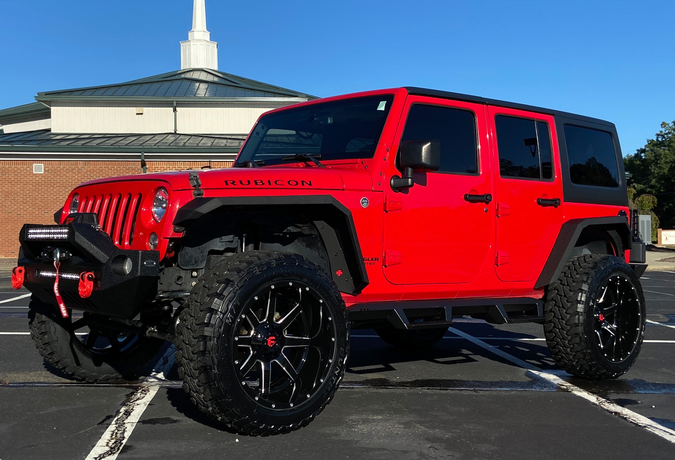 Arriba 104+ imagen jeep wrangler wheels red