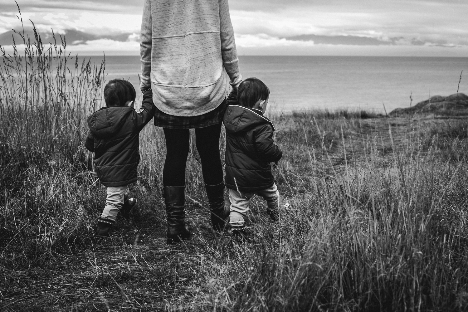 saracannonphoto.victoria.bc.photography.lifestyle.portraits.twins.family-29.jpg