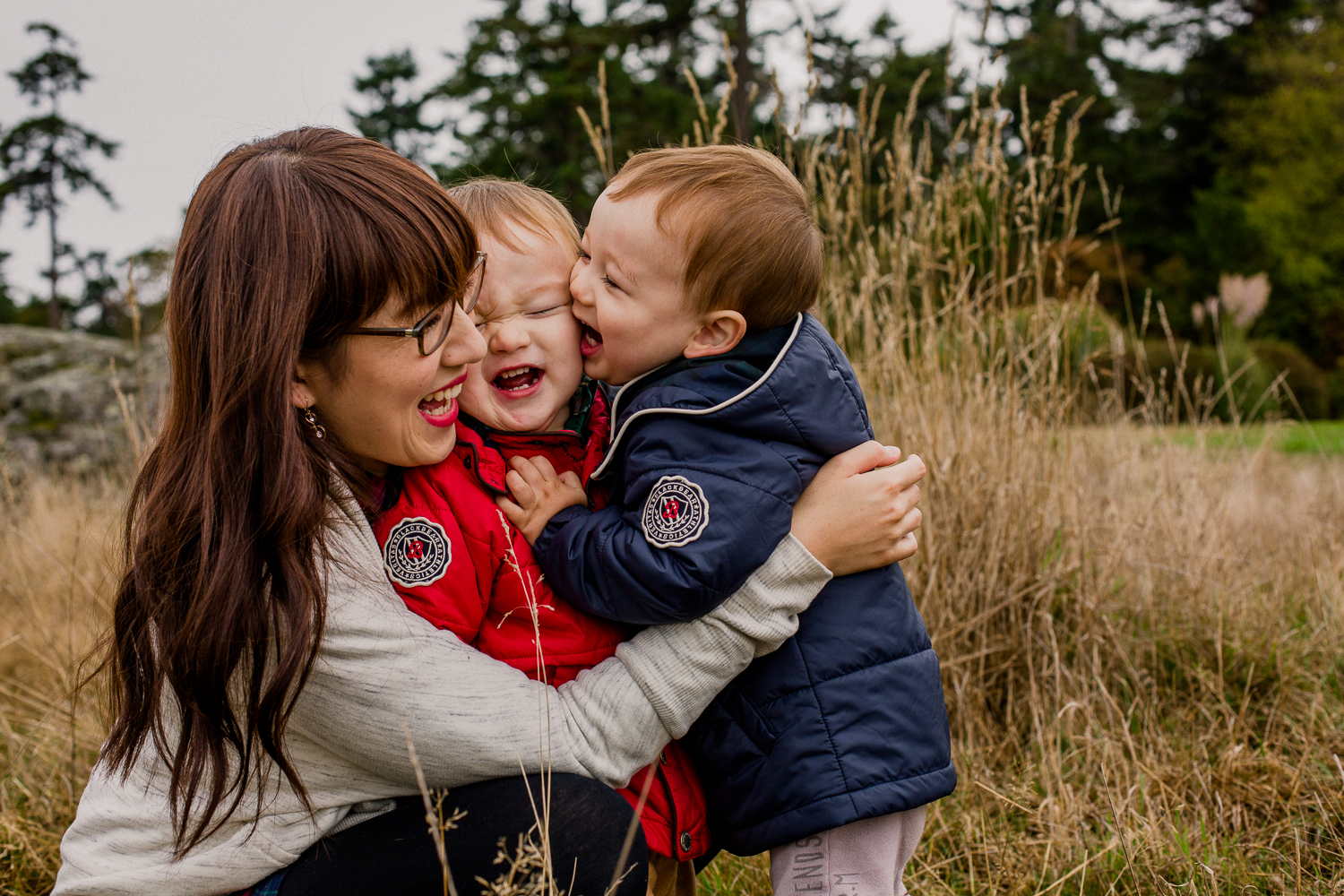 saracannonphoto.victoria.bc.photography.lifestyle.portraits.twins.family-35.jpg