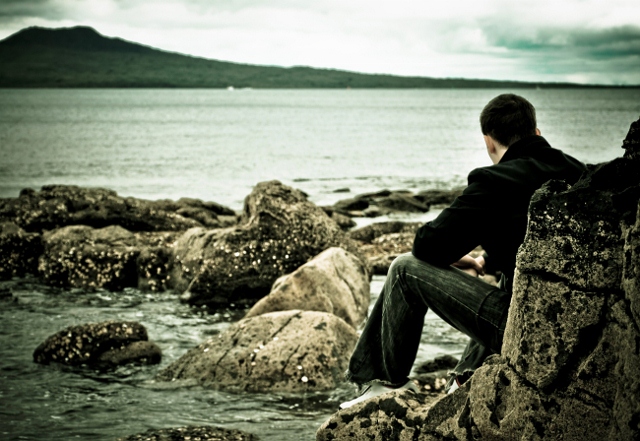 man looking at sea (640x441).jpg