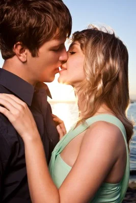 couple-in-love-kissing-on-beach.jpg