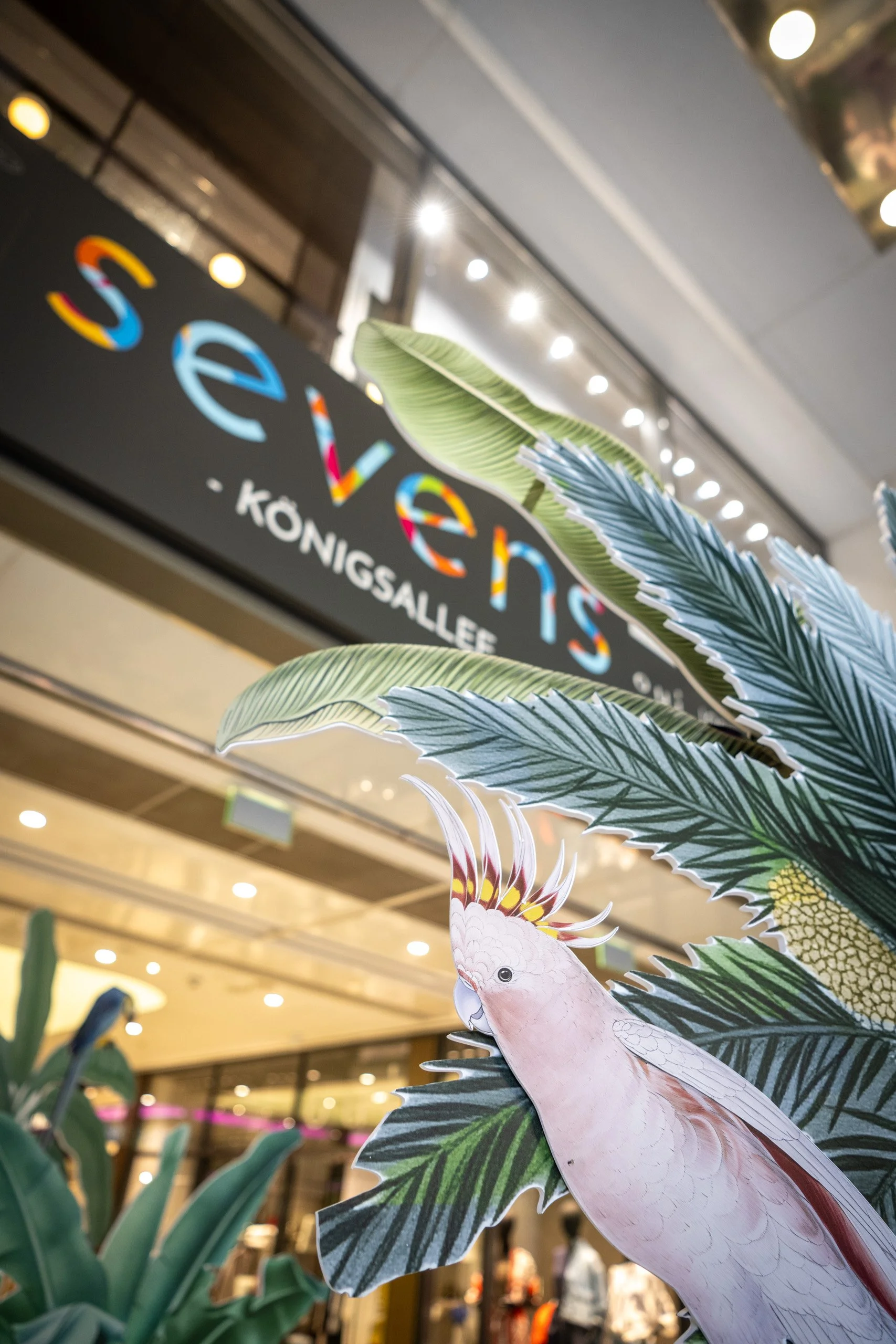 Clare Celeste-2026-016-sevens, Düsseldorf panthers-tropical-foliage-installation-sevens-retail-16.jpg