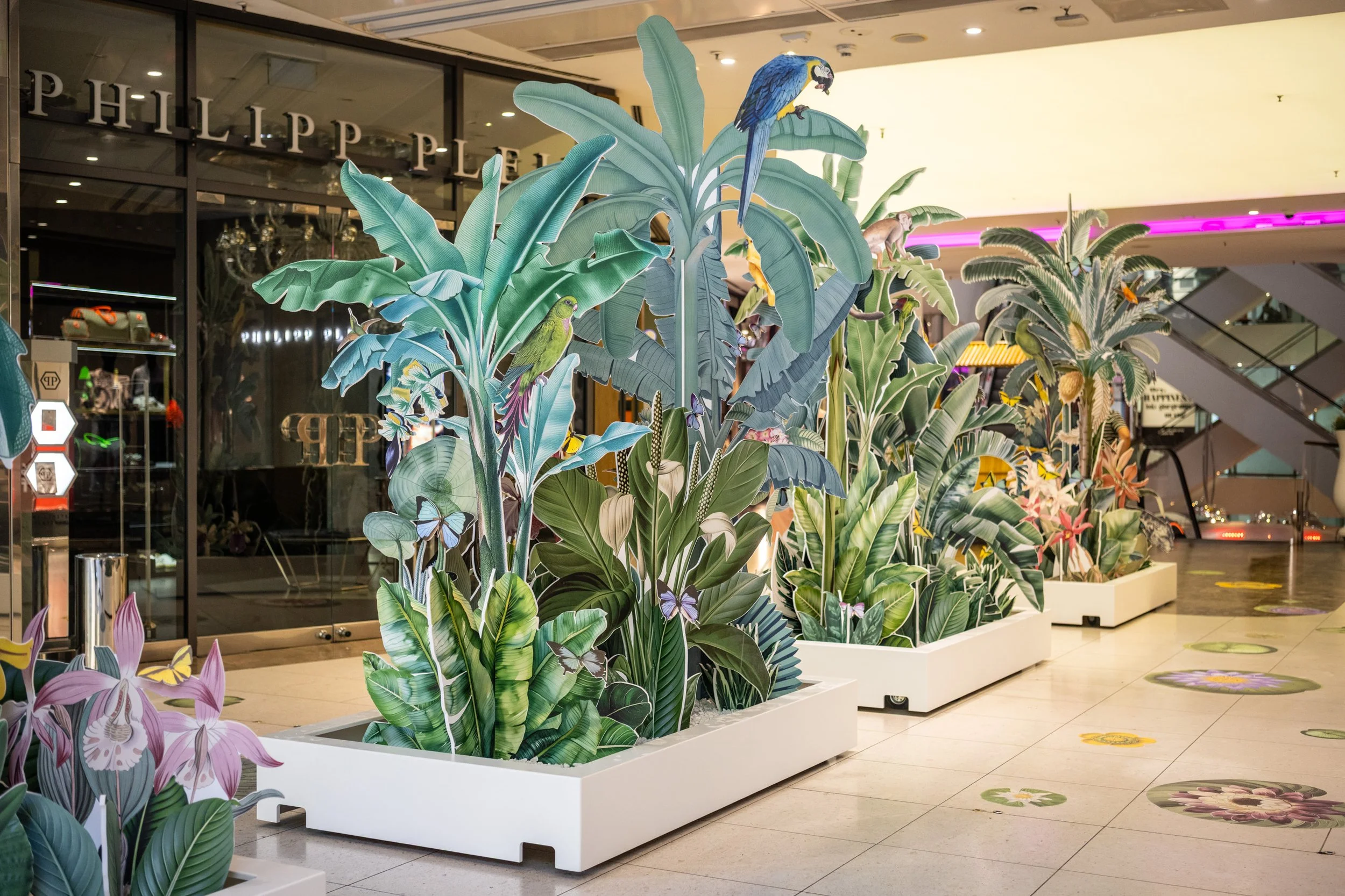 Clare Celeste-2026-015-sevens, Düsseldorfluxury-mall-immersive-botanical-art-experience-dusseldorf-15.jpg