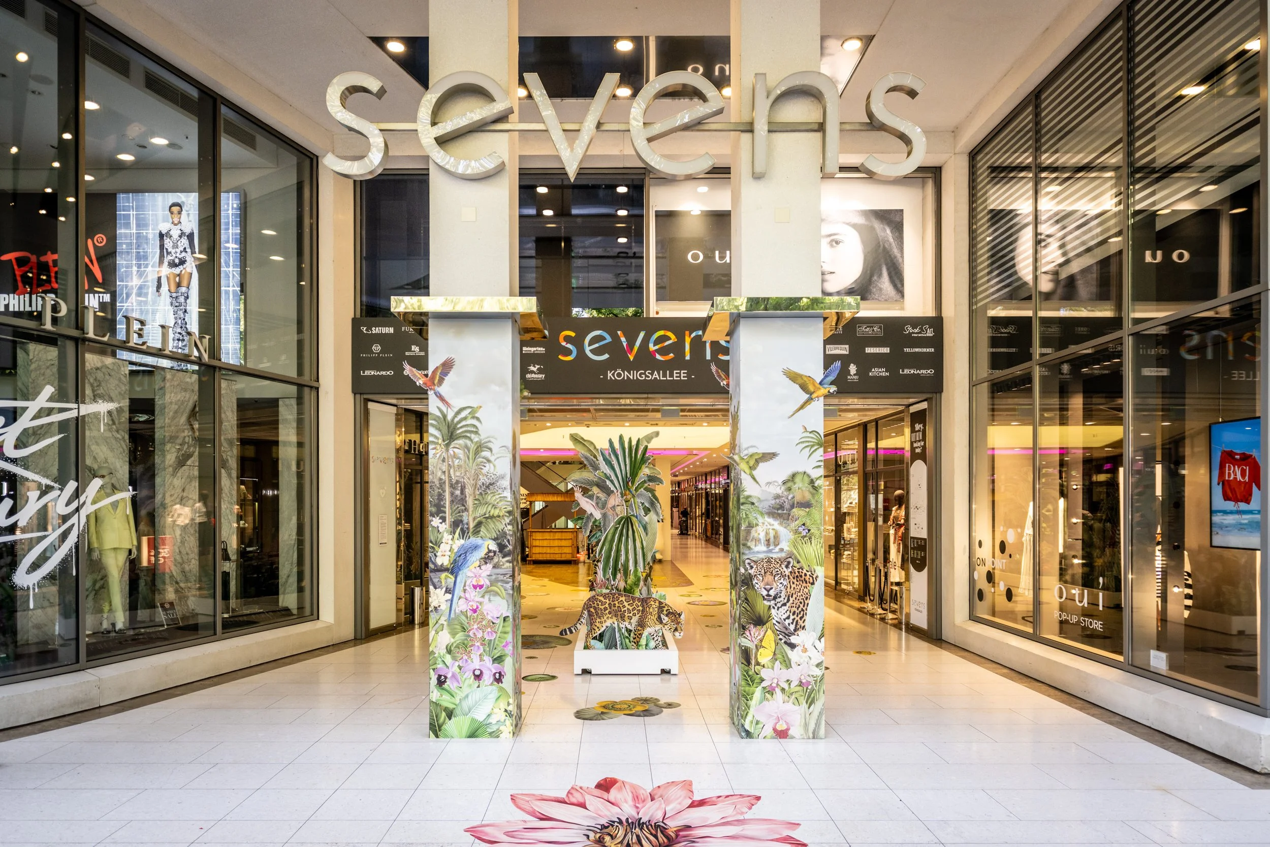 clare-celeste-sevens-dusseldorf-immersive-jungle-installation-01.jpg