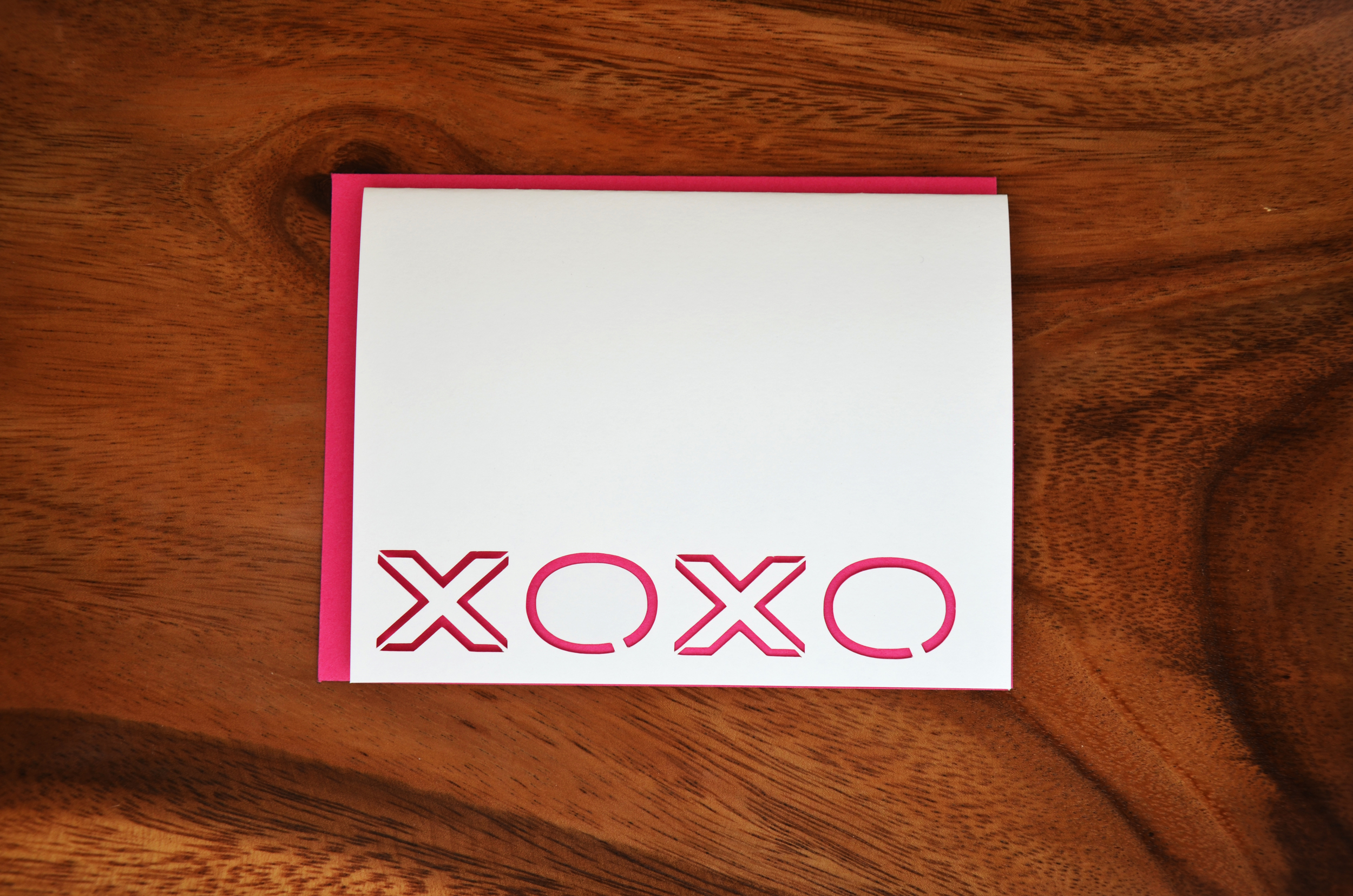 XOXOBrightPinkFr.jpg