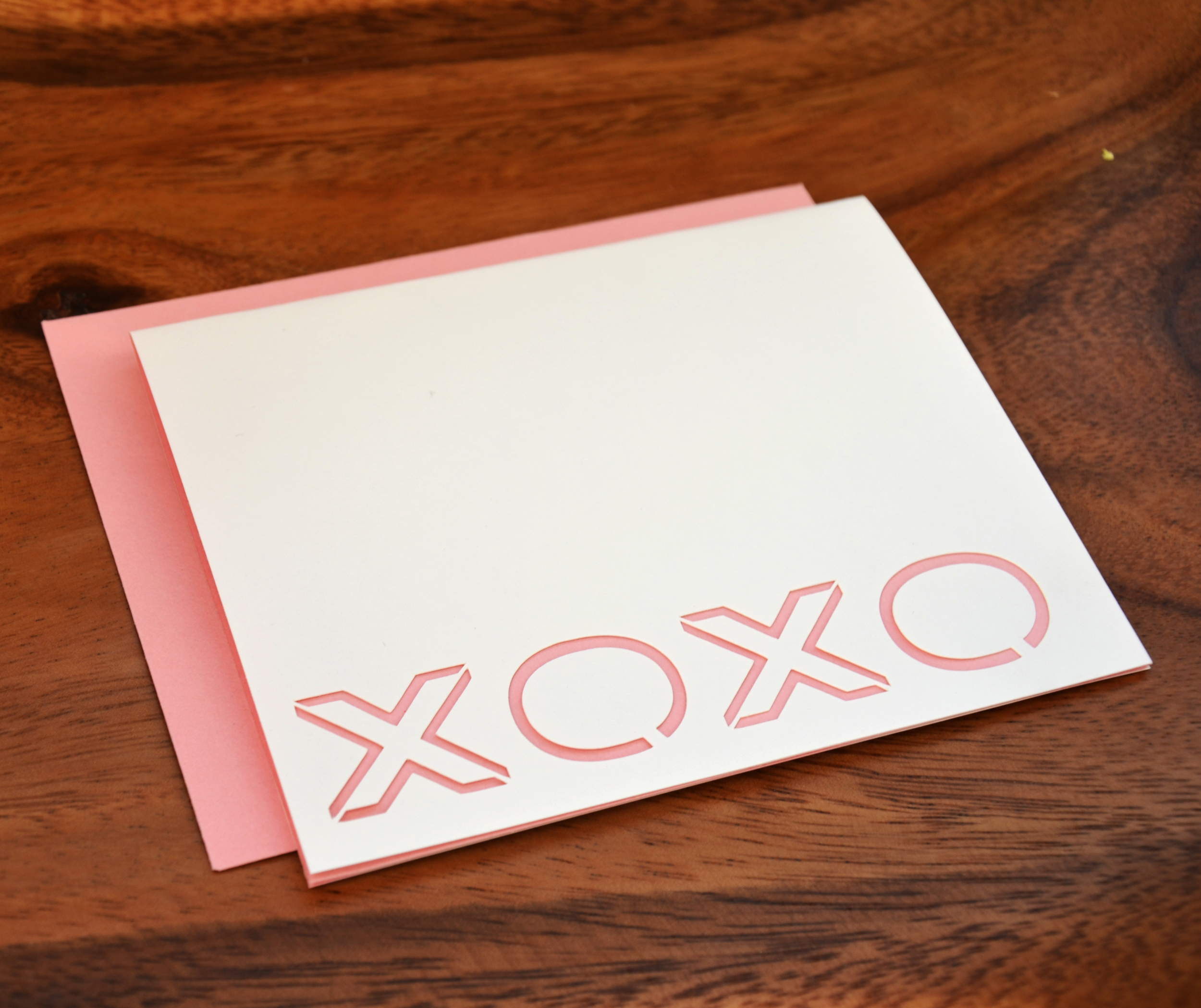 XOXO | light pink