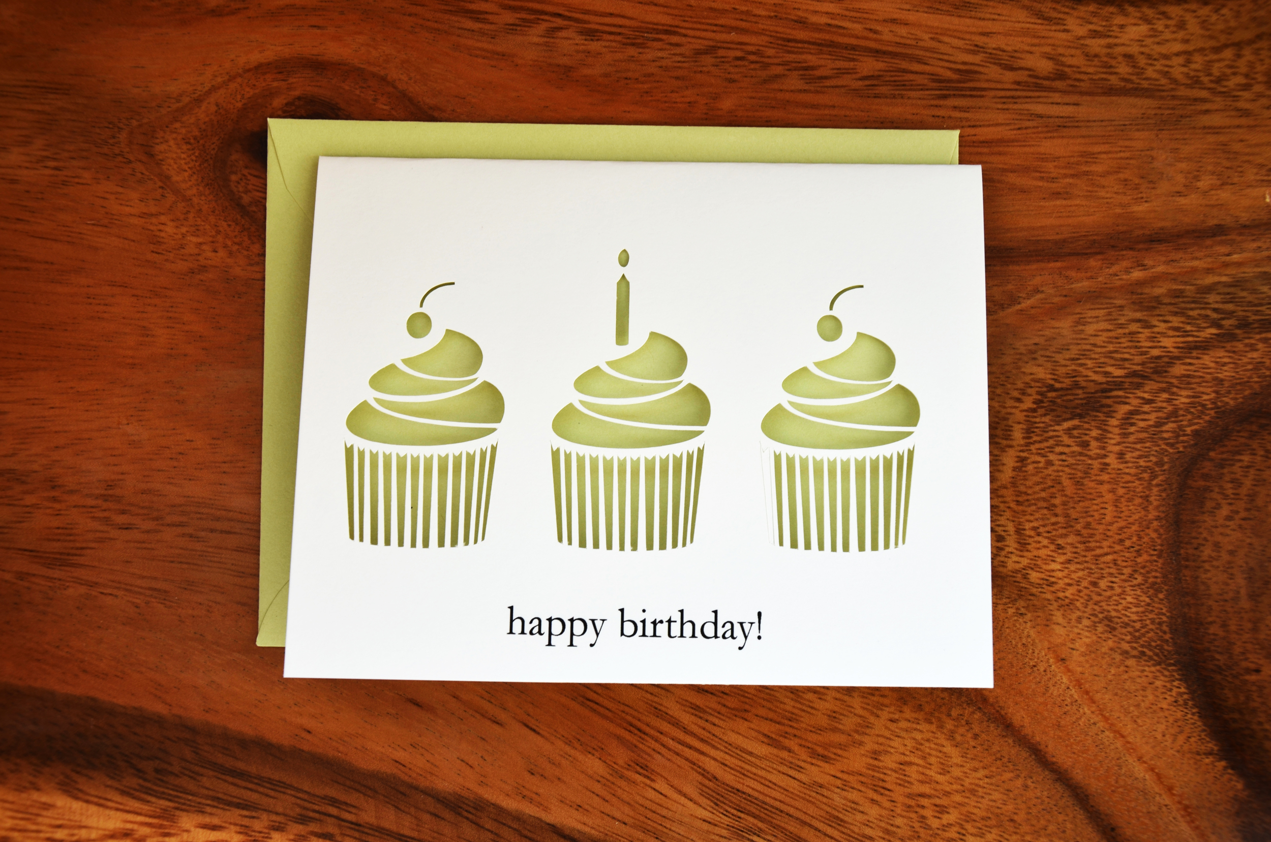 BdayCupcakeGreenFr.jpg