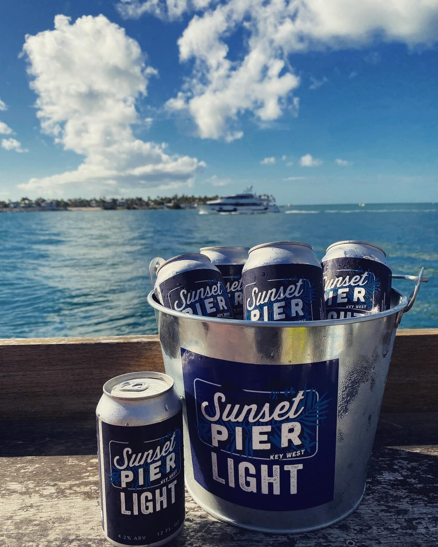 Last Day for the Key West Offshore World Championship from the World Famous Sunset Pier - Check out Sunset Pier Light 
@hoplifebrewing 
.
.
#keywest #keywestflorida #florida #floridakeys #visitkeywest #hottinroofkeywest #sunsetpier #sunsetpierkeywest