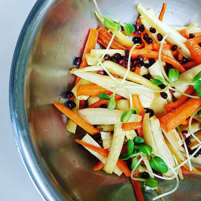 Winter vegetable option for our personal chef clients this week! Yum!

#carrots #parsnip #pomegranate #microgreens #local #localrootschef #appleton #kaukauna #foxcities #wisconsin #personalchef