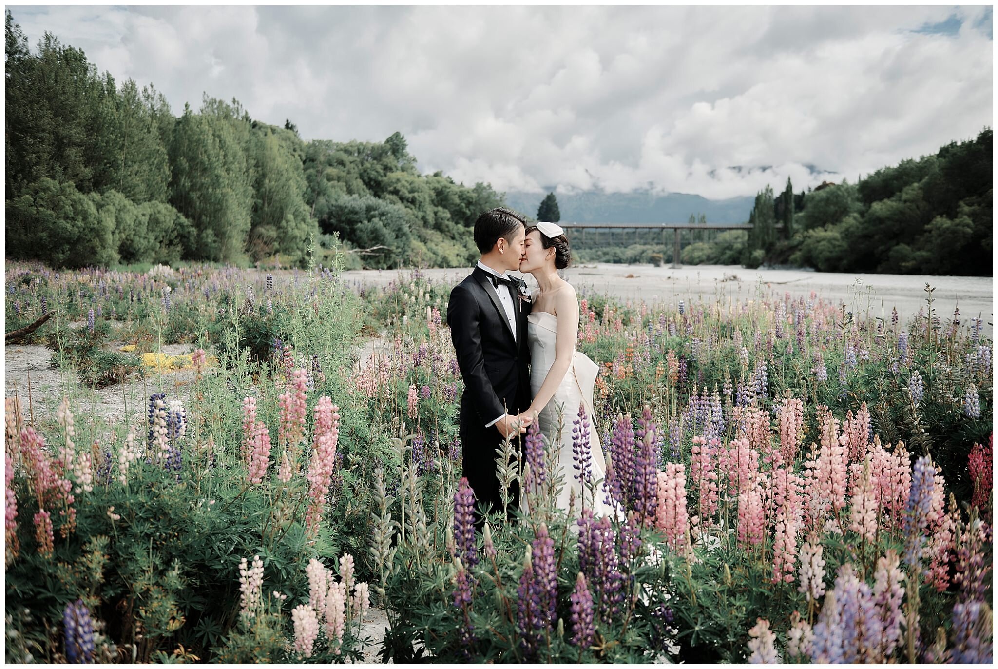 Queenstown and Lake Tekapo, New Zealand Pre-Wedding Shoot クイーンズタウンとテカポ、ニュージーランドで撮る素敵な前撮りフォトウェディング ヘリウェディング　ウェディング (Copy)