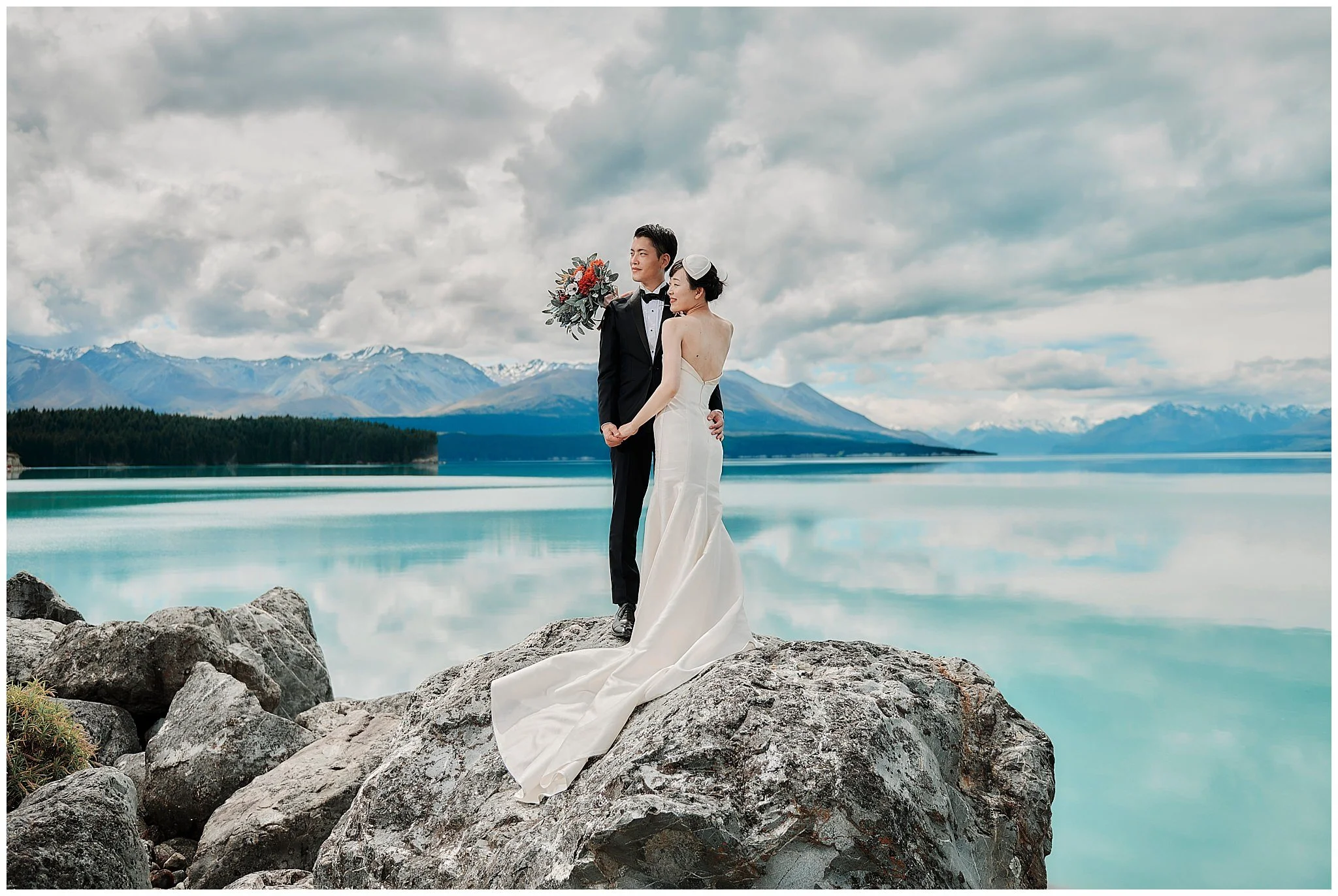 Queenstown and Lake Tekapo, New Zealand Pre-Wedding Shoot クイーンズタウンとテカポ、ニュージーランドで撮る素敵な前撮りフォトウェディング ヘリウェディング　ウェディング