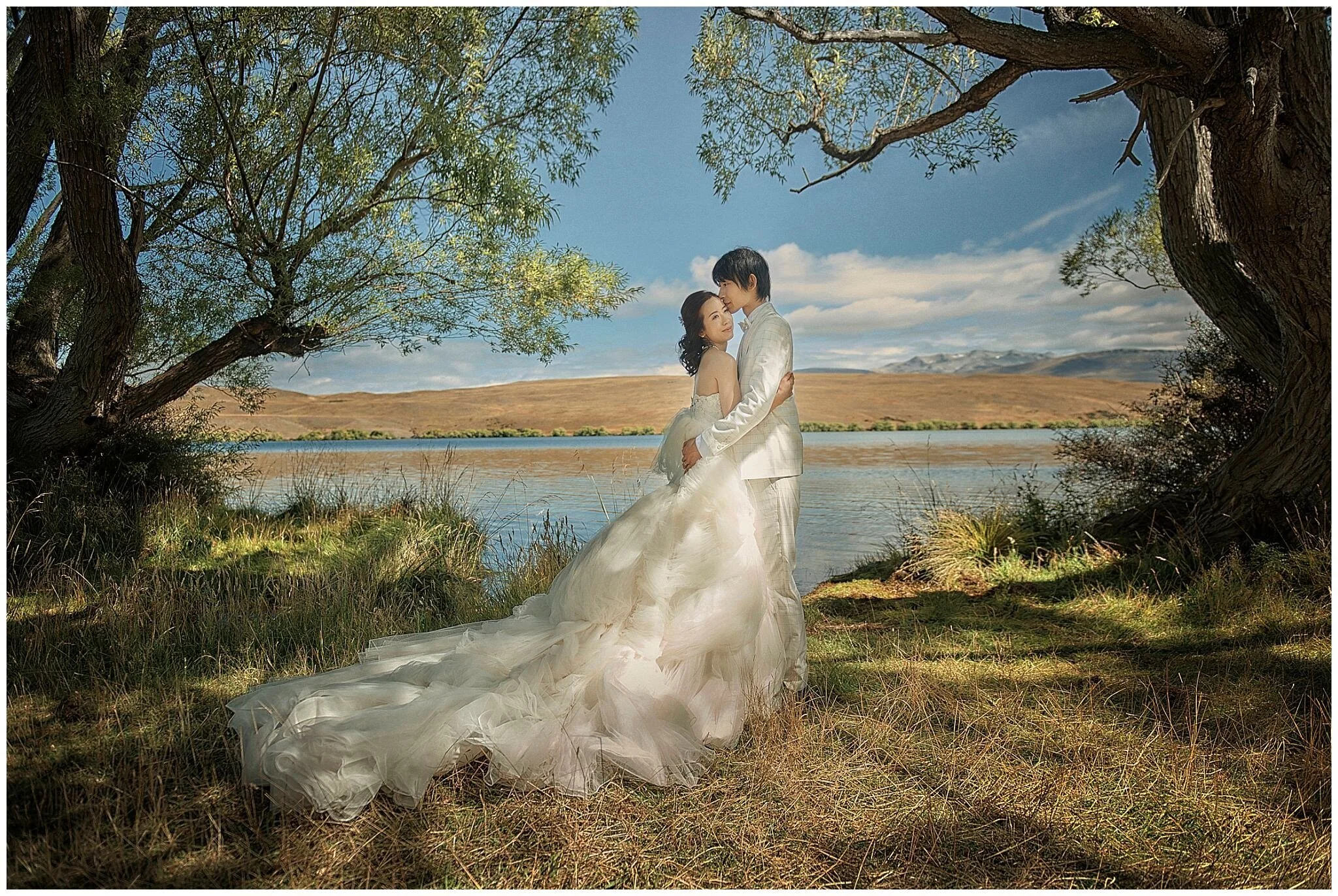  Christchurch Wedding Photographer. Destination Wedding, Elopement Wedding, Heli-Wedding, Pre-Wedding Shoot and Engagement Shoot in Christchurch, Tekapo, Mt Cook, Kaikoura and Queenstown 