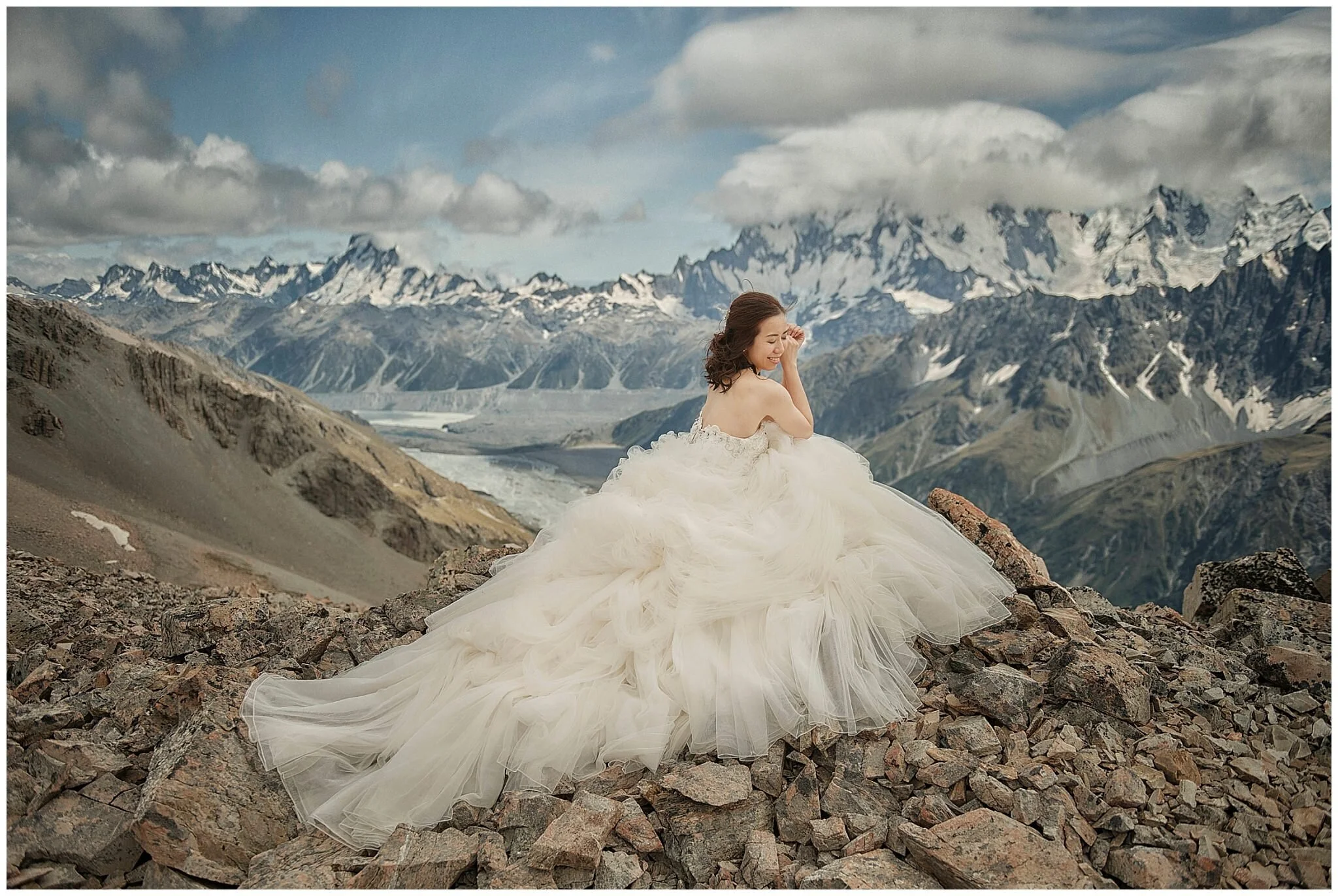 Christchurch Wedding Photographer. Destination Wedding, Elopement Wedding, Heli-Wedding, Pre-Wedding Shoot and Engagement Shoot in Christchurch, Tekapo, Mt Cook, Kaikoura and Queenstown